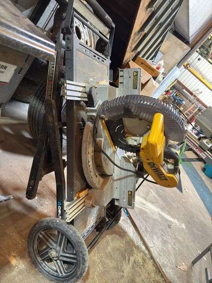 Dewalt 12in Double Bevel Compound Miter Saw w/ Rolling Stand image