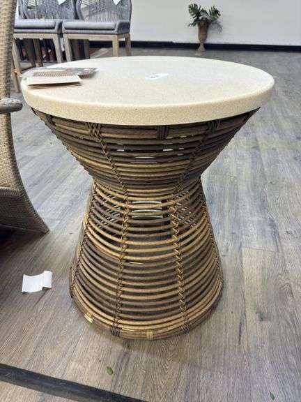 Summer Classic - Resin Wicker Outdoor Table