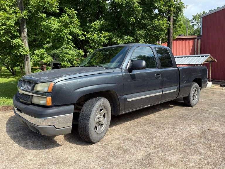 2004 Chevy 1500 Extended Cab image