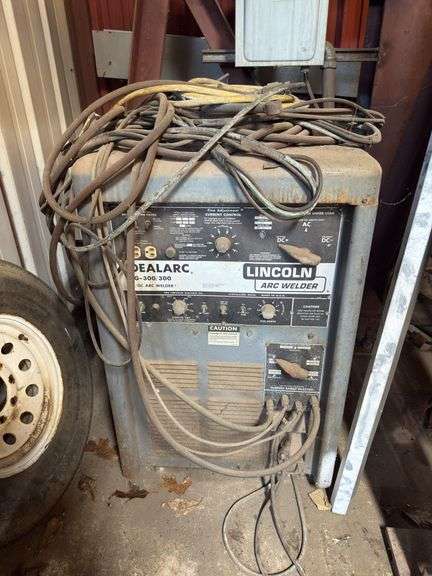Lincoln Arc Welder TIG-300/300 AC DC Arc Welder w/ Leads image