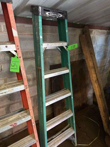 Werner 6ft Heavy Duty Pro Ladder - 300 LB Rating image