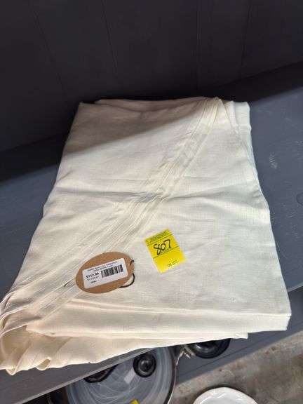 Round Linen Table Cloth (No Ruffle) 90in Rnd image