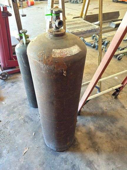 Oxygen Bottle image