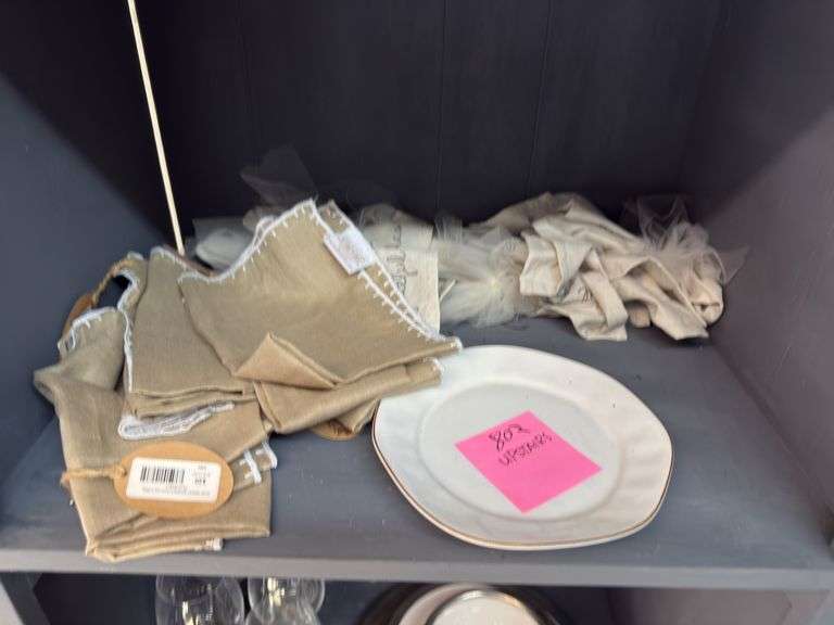 Lot of Placemats & Napkins image