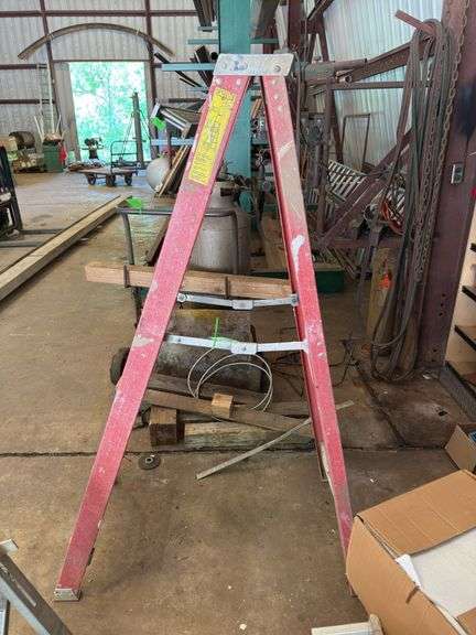 6ft Heavy Duty 486-06 Ladder image