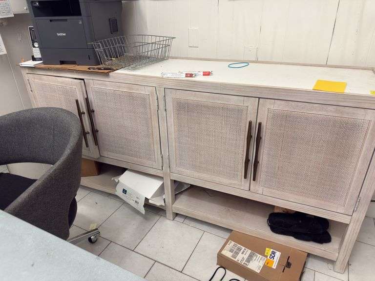 4 Door - Server/Buffet image