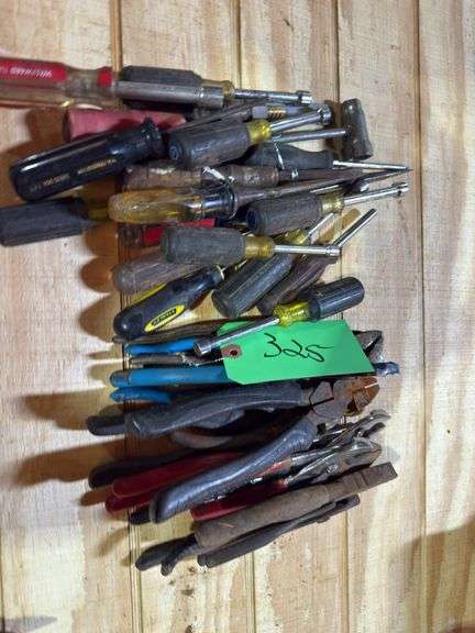 Pliers & Screwdrivers image