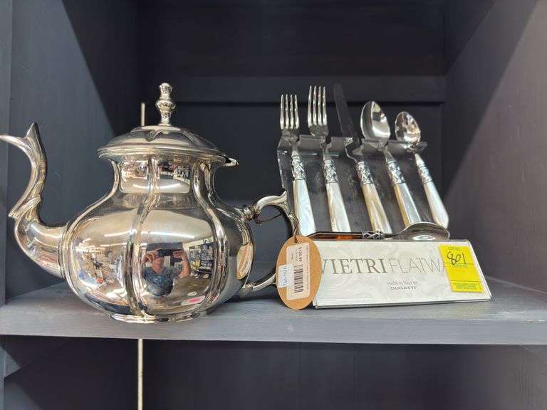 Queens TeaPot 8in Nickel Plated image