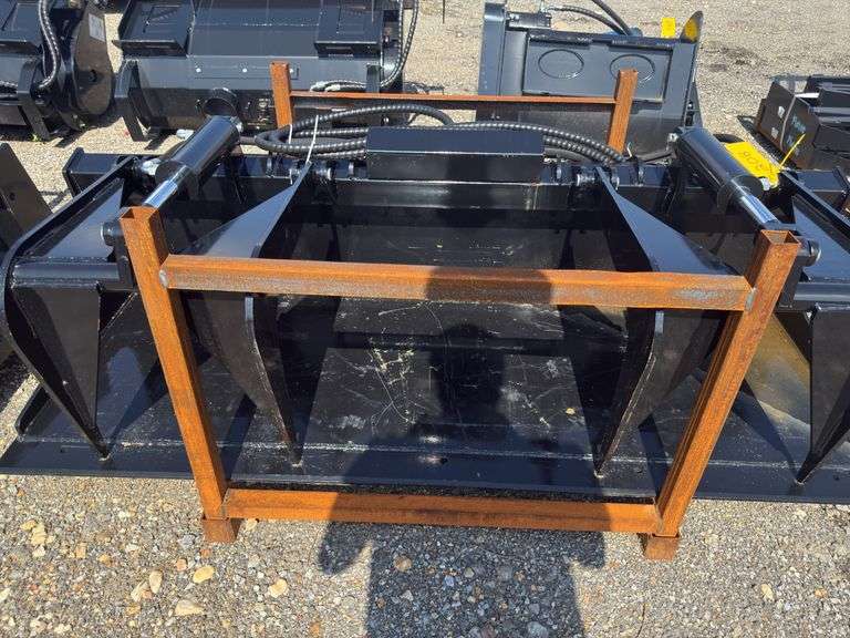 Future - FT-PG72C Skid Steer Plate Grabber - 72"