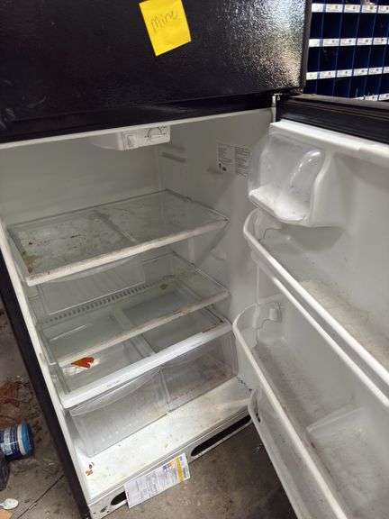 Frigidaire Shop Fridge