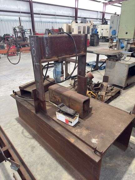 Enerpac Hydraulic Press, 55 Ton Capacity, Pneumatic Power, Model 615/611/614/616