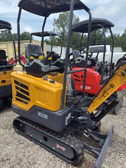 CFG MX20R Mini Excavator - 23HP RATO Gas with Side Swing