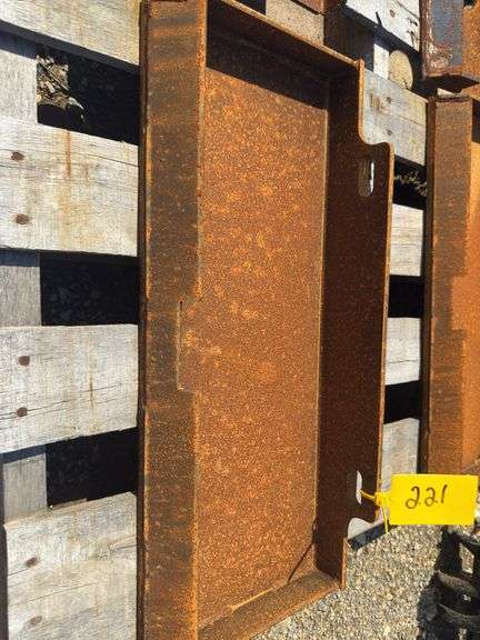 Future - Dingo Skid Steer Mounting Plate