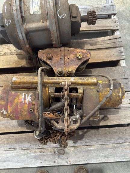 Electric Motor & Chain Hoist, 60 Cycles, 1160 RPM, Serial: F2x