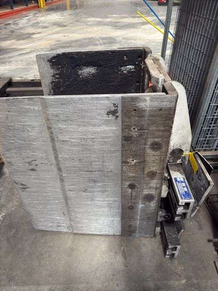 2000lb Forklift Grabber - Model 200CRB159