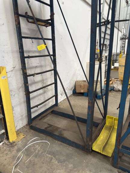 Forklift Manlift - 8ft Approx to Floor of Lift
