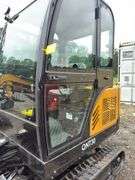 CFG QNT30 Mini Excavator - 25HP Kubota Diesel with Cab & Hydraulic Thumb