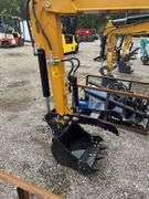 CFG QNT30 Mini Excavator - 25HP Kubota Diesel with Cab & Hydraulic Thumb