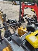 CFG MX20R Mini Excavator - 23HP RATO Gas with Side Swing