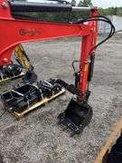 CFG QNT50R Mini Excavator - 29HP RATO Gas with Cab & Hydraulic Thumb