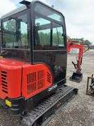 CFG QNT50R Mini Excavator - 29HP RATO Gas with Cab & Hydraulic Thumb