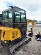 CFG QNT30 Mini Excavator - 25HP Kubota Diesel with Cab & Hydraulic Thumb