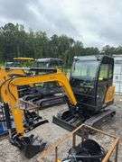 CFG QNT30 Mini Excavator - 25HP Kubota Diesel with Cab & Hydraulic Thumb