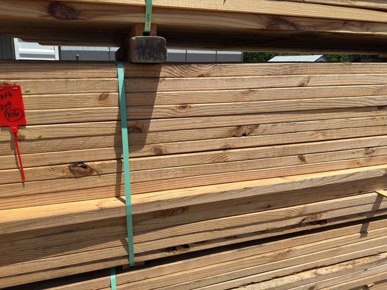 (208) 2 x 4 - 10ft - Construction/Framing Lumber