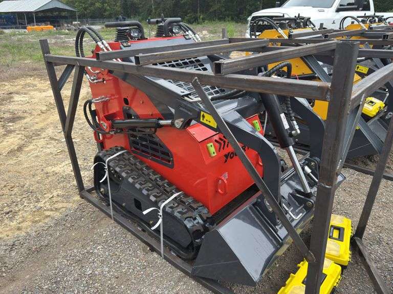 Youert  YOU-380 Mini Skidsteer Loader image