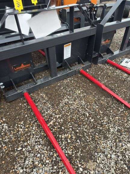 Skidsteer Bale Spear - 2500lb Capacity