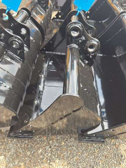 Youert 23.5 IN Mini Excavator Bucket - Fits 1 -2 Ton