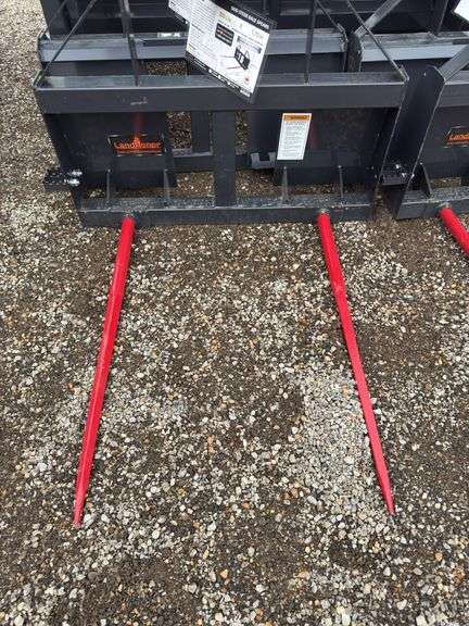 Skidsteer Bale Spear - 2500lb Capacity