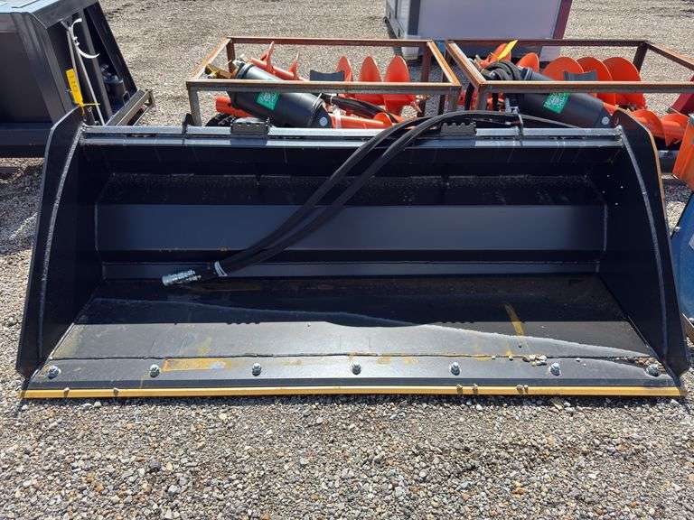 Raytree Skidsteer RMHB72 Hydra Bucket - 72" Width with Carbide Teeth