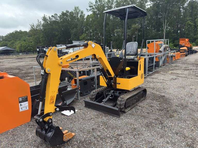 LandHero Hydraulic Mini Excavator - 13.5HP/65in Max Dig Depth