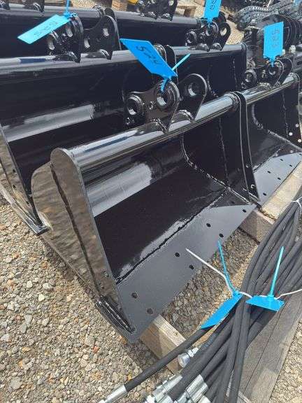 Youert 23.5 IN Mini Excavator Bucket - Fits 1 -2 Ton