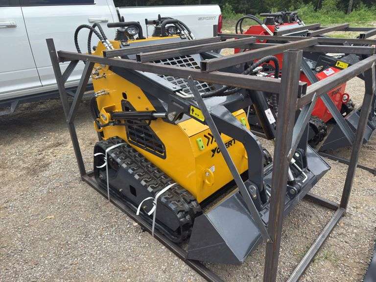 Youert  YOU-380 Mini Skidsteer Loader image