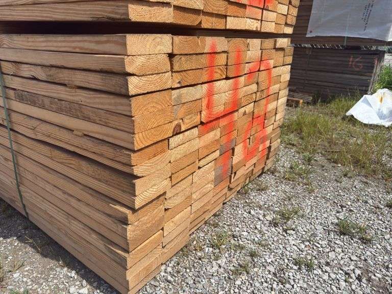 (104) 2 x 6 - 10ft Construction/Framing Lumber