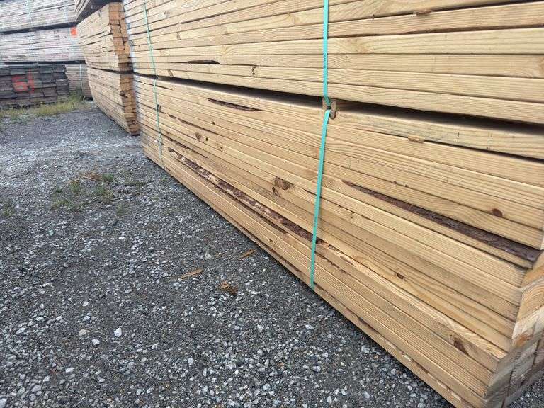 (208) 2 x 4 - 10ft Construction/Framing Lumber image