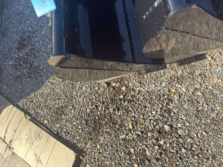 Youert 23.5 IN Mini Excavator Bucket - Fits 1 -2 Ton image