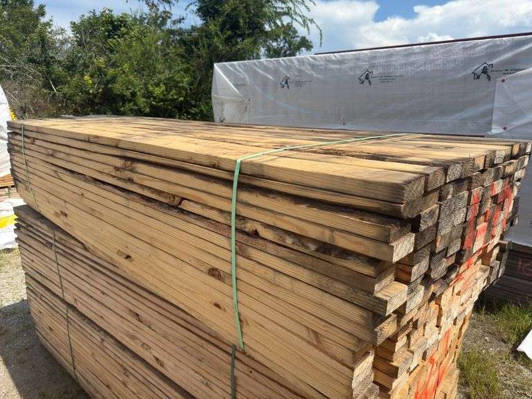 (208) 2 x 4 - 10ft Construction/Framing Lumber image