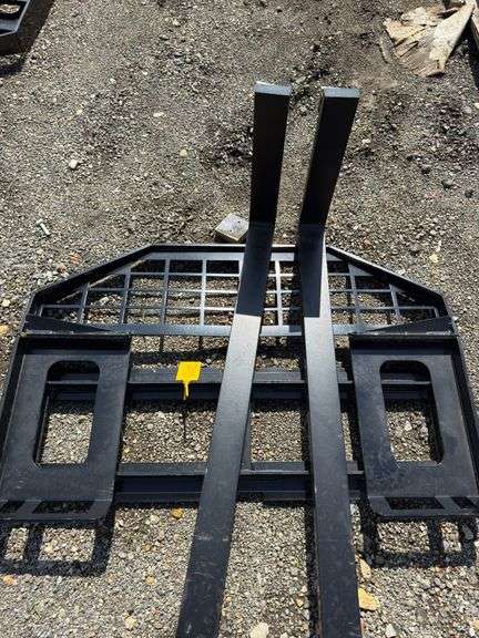 Future - Skid Steer Forks