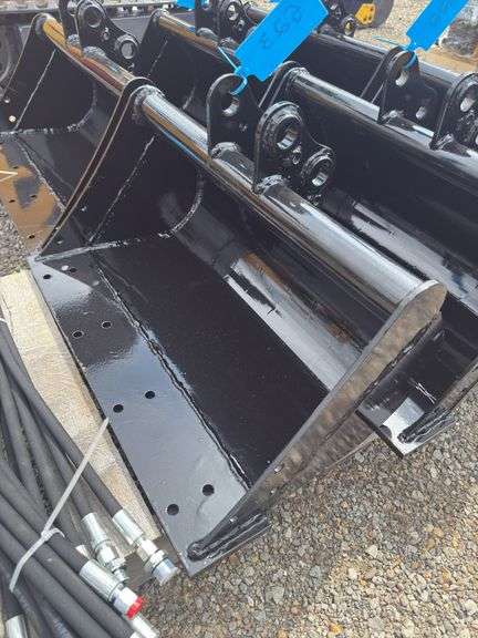Youert 23.5 IN Mini Excavator Bucket - Fits 1 -2 Ton image
