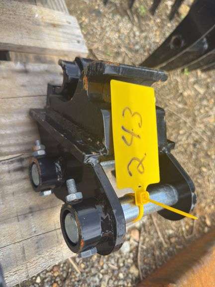 Future - Quick Coupler - Fits 1-2 Ton Excavator