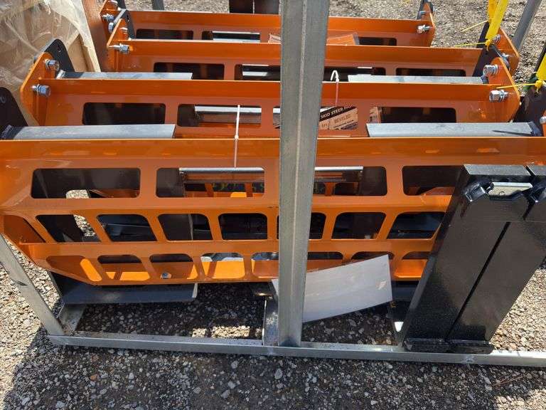 Skidsteer Pallet Fork - 4000lb Rating/48in Forks