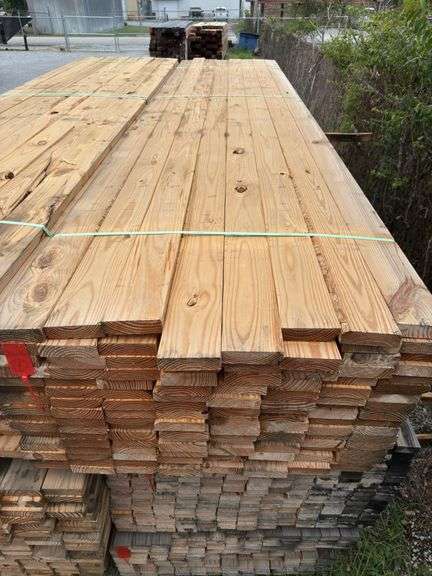 (128) 2 x 6 - 16ft Construction/Framing Lumber image