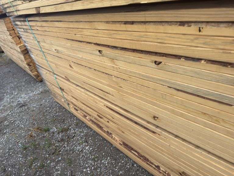 (208) 2 x 4 - 10ft Construction/Framing Lumber image