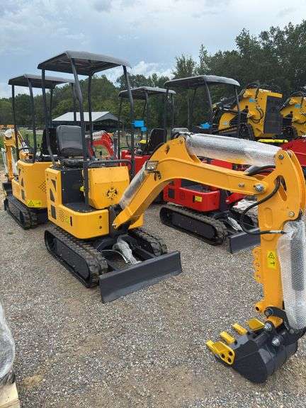 Youert YOU-12 Mini Excavator image
