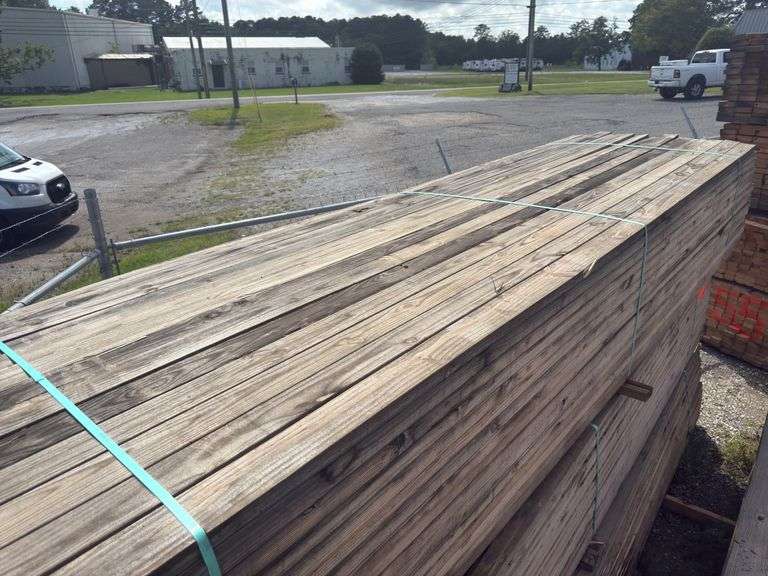 (208) 2 x 4 - 14ft Construction/Framing Lumber image