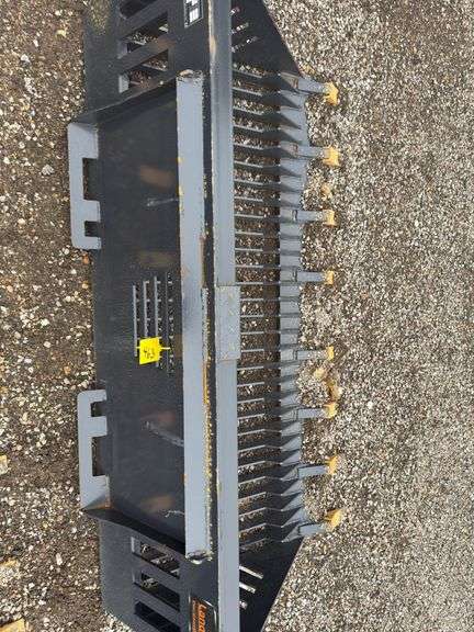 Skidsteer 72in Rock Bucket - 0.39m³ Capacity