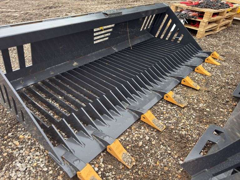 Skidsteer 78in Rock Bucket - 0.42m³ Capacity